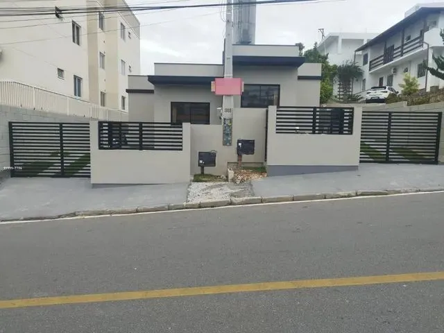 Imagem: O apartamento possui 2 Dormitórios, 1 Suíte, 2 Banheiros,