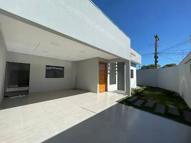 Imagem: A casa possui 3 Dormitórios, 1 Suíte, 2 Banheiros, 2