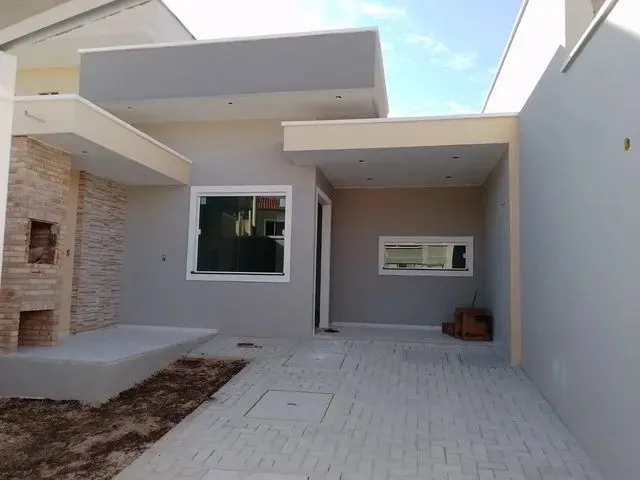 Imagem: Casa Plana com Três Quartos em Rua Privativa