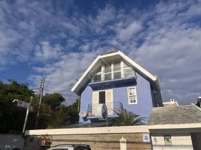 Imagem: Casa Averbada de 3 Andares na Praia de Cabeçudas