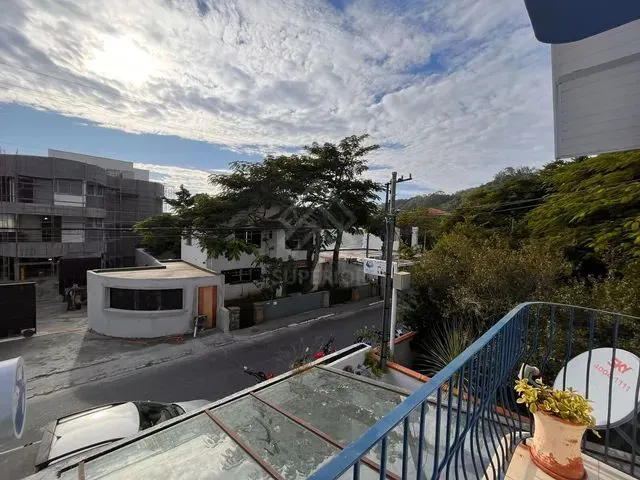 Imagem 14: Casa Averbada de 3 Andares na Praia de Cabeçudas com 3 Dormitórios, Sendo 1 Suíte Com