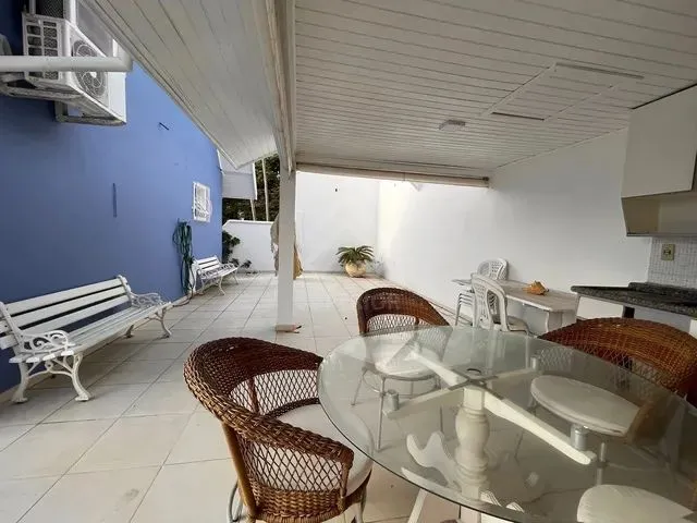 Imagem 16: Casa Averbada de 3 Andares na Praia de Cabeçudas com 3 Dormitórios, Sendo 1 Suíte Com