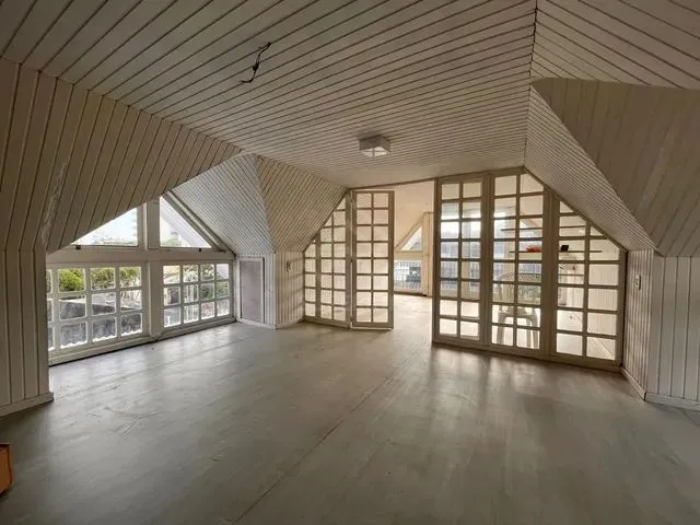 Imagem 4: Casa Averbada de 3 Andares na Praia de Cabeçudas com 3 Dormitórios, Sendo 1 Suíte Com