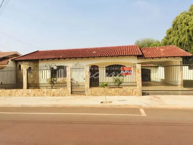 Imagem: Arapongas - Casa Padrão - Centro