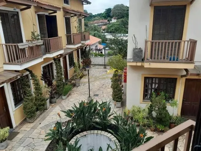 Imagem: Sobrado em Condomínio Fechado Três Dormitórios