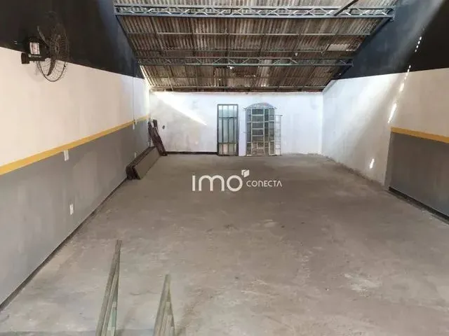 Imagem: O depósito possui 1 Vaga na garagem, 150m² de Área e