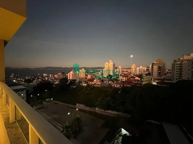 Imagem: Apartamento À Venda no Bairro Barreiros