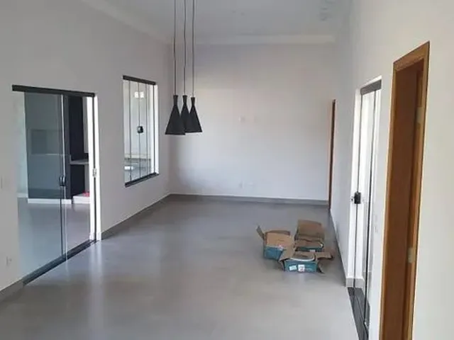 Imagem: A casa possui 3 Dormitórios, 3 Suítes, 5 Banheiros, 4