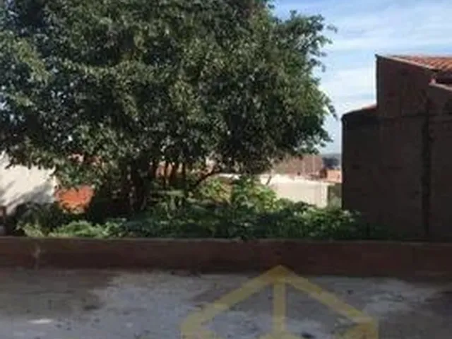 Imagem: O terreno possui 250m² de Área e está localizado em