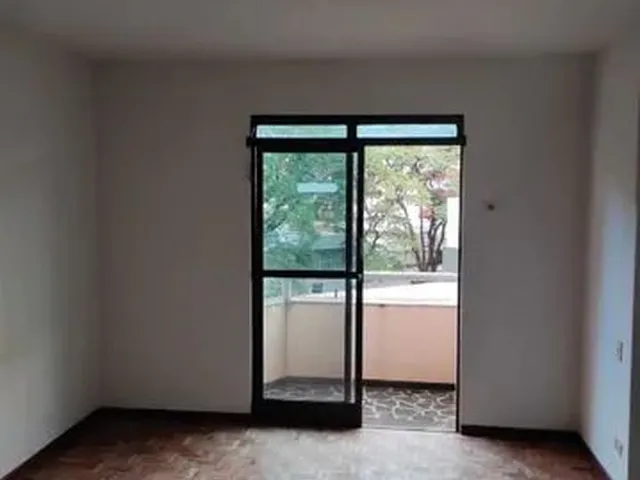 Imagem 1: Apartamento com 3 Quartos Localizado em Frente a Uem