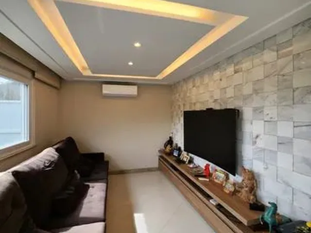 Imagem 7: Casa para Aluguel Possui 390 Metros Quadrados com 4 Quartos em Alphaville (Abrantes) - Cam