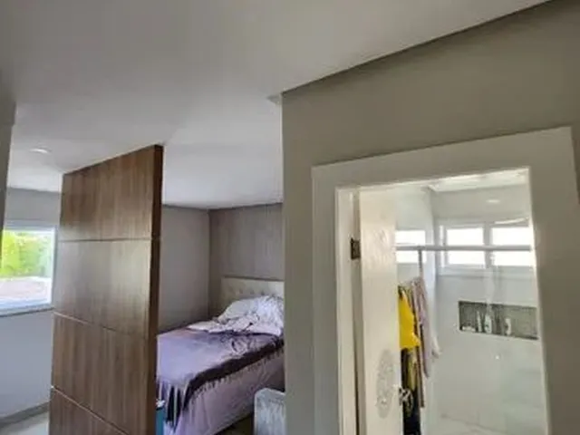Imagem 14: Casa para Aluguel Possui 390 Metros Quadrados com 4 Quartos em Alphaville (Abrantes) - Cam