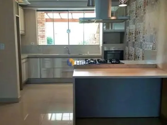 Imagem 4: Sobrado com 3 Quartos Sendo 1 Suíte com Closet, no Jardim Diamante em Maringá