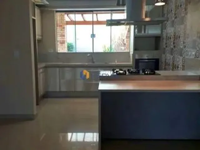 Imagem 5: Sobrado com 3 Quartos Sendo 1 Suíte com Closet, no Jardim Diamante em Maringá