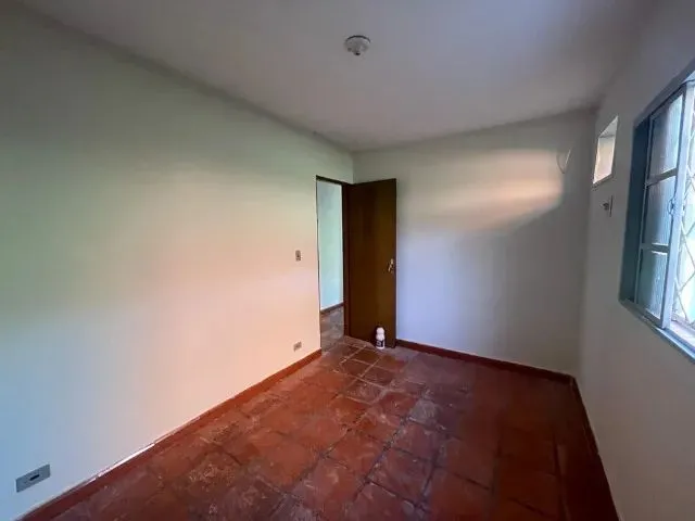 Imagem 7: Casa Espaçosa com Edícula no Parque Res. Azaleia!