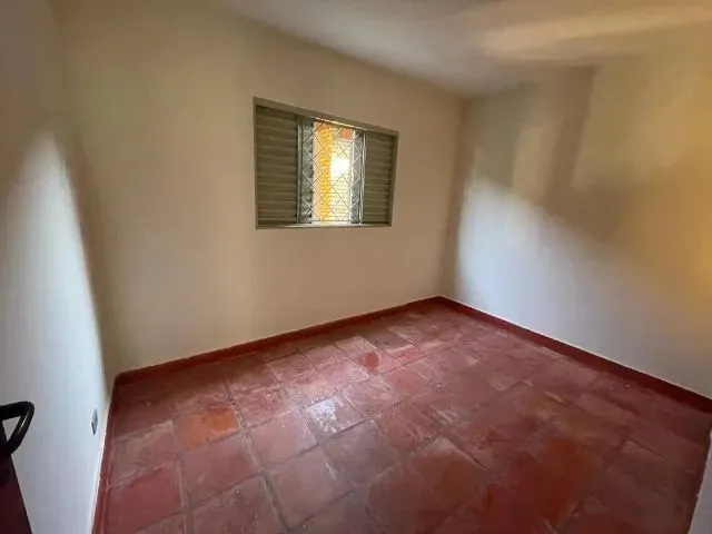 Imagem 10: Casa Espaçosa com Edícula no Parque Res. Azaleia!