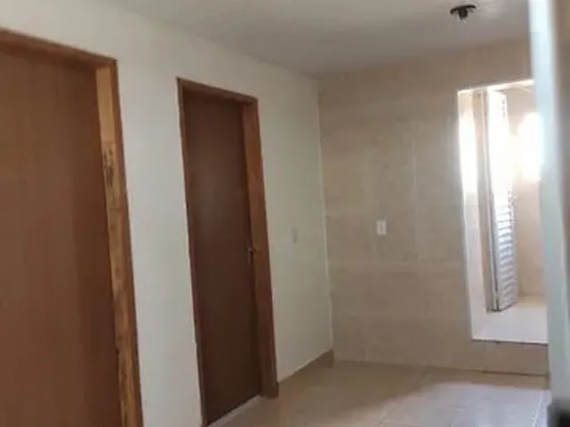 Imagem: O apartamento possui 2 Dormitórios, 1 Banheiro, 1 Vaga na