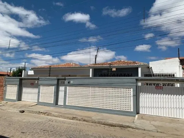Imagem: Alugo Casa no Bairro Parque Bandeirantes