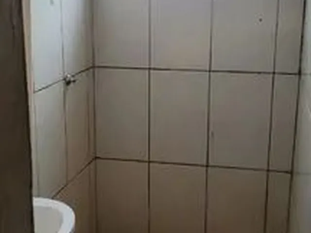 Imagem 4: Alugo Um Quarto com Banheiro e a Área de Serviço