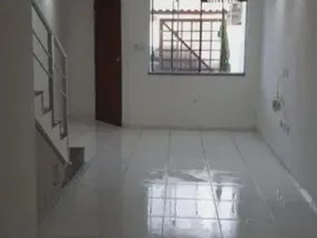 Imagem: A casa possui 2 Dormitórios, 2 Suítes, 3 Banheiros, 1