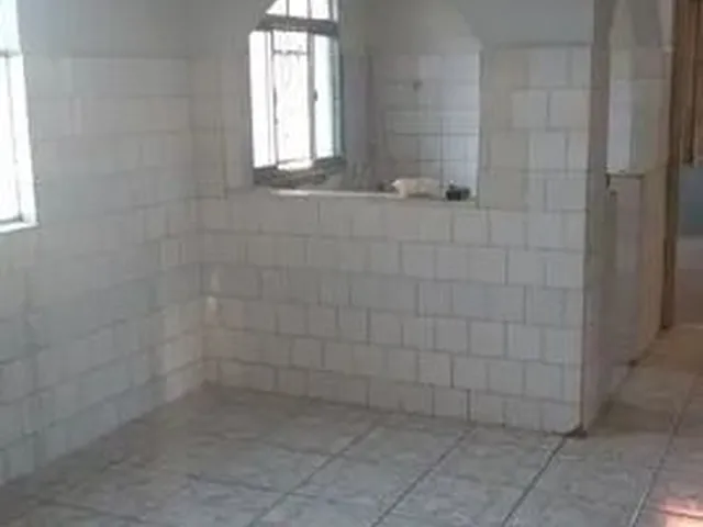 Imagem 8: Aluga-Se Casa 3 Quartos, Copa, Cozinha, Banheiro. Próximo Á Escola, Mercado, Padaria.