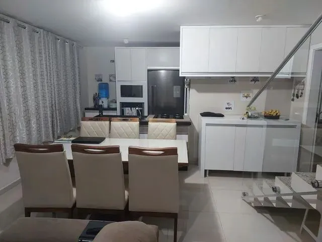 Imagem 2: Sobrado na Neva de Fundos