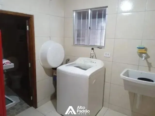 Imagem 2: Casa com 03 Dormitorios | Á Venda