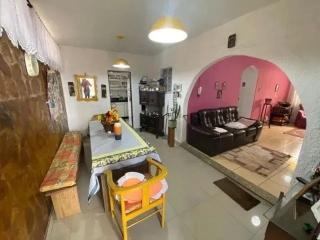 Imagem: Casa com Três Quartos no Distrito Industrial