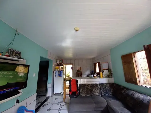 Imagem: A casa possui 2 Dormitórios, 1 Banheiro e está localizado
