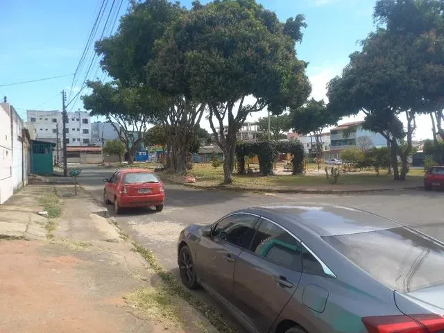 Imagem 2: Alugo Casa na Qn 15A Conj 2, Rf II