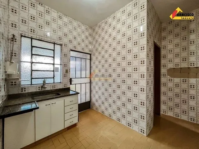 Imagem: Casa para Aluguel, 3 Quartos, Centro - Divinópolis/Mg