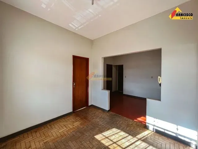 Imagem 2: Casa para Aluguel, 3 Quartos, Centro - Divinópolis/Mg