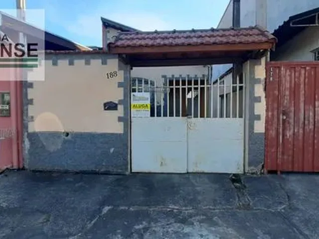 Imagem: A casa possui 2 Dormitórios, 2 Banheiros, 1 Vaga na