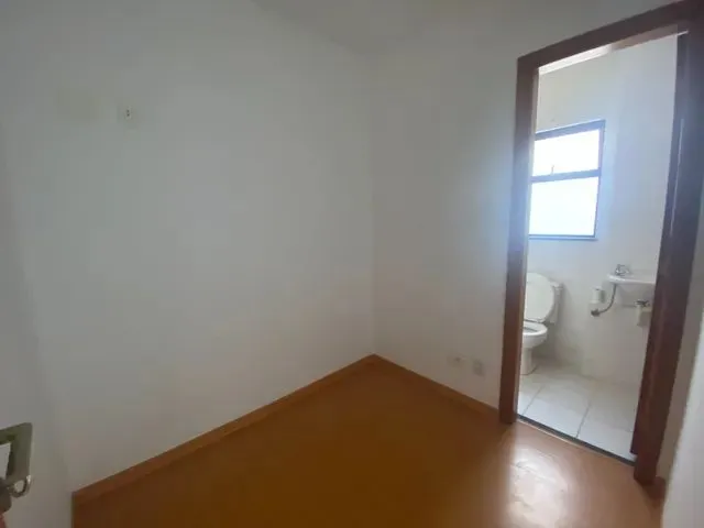 Imagem 2: Apt de Frente com Varanda e Lazer Completo no Centro da Cidade