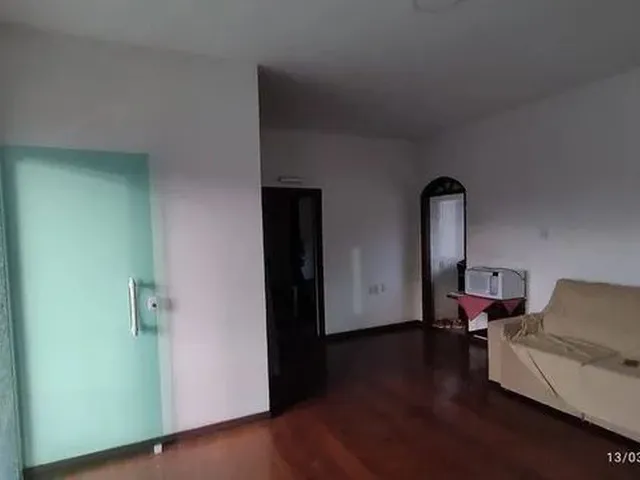 Imagem: A casa possui 2 Dormitórios, 2 Suítes, 2 Banheiros, 1