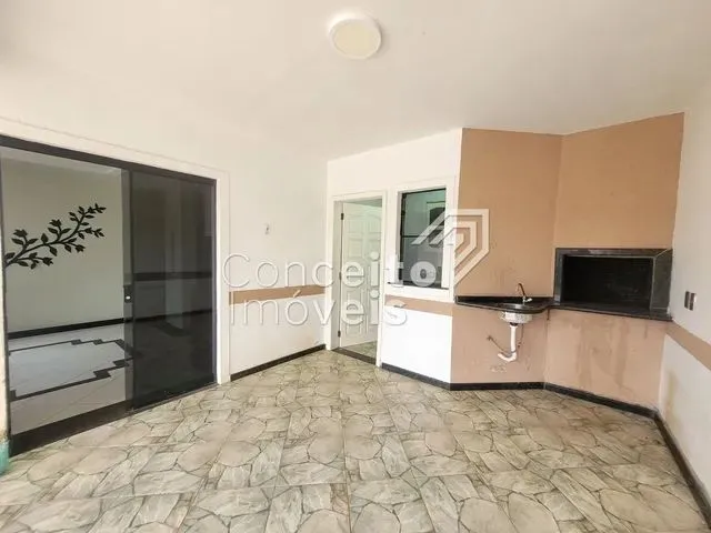 Imagem: Sobrado com Amplo Terreno - Vila Estrela