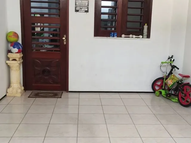 Imagem: Vendo Casa Triplex no Cais do Porto (Castelo