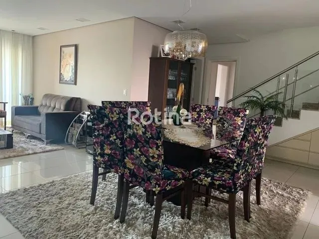 Imagem: Cobertura À Venda, 4 Quartos, 2 Suítes