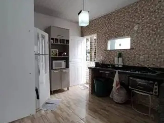 Imagem 3: Casa para Venda Possui 100 Metros Quadrados com 3 Quartos em Baixa de Quintas - Salvador