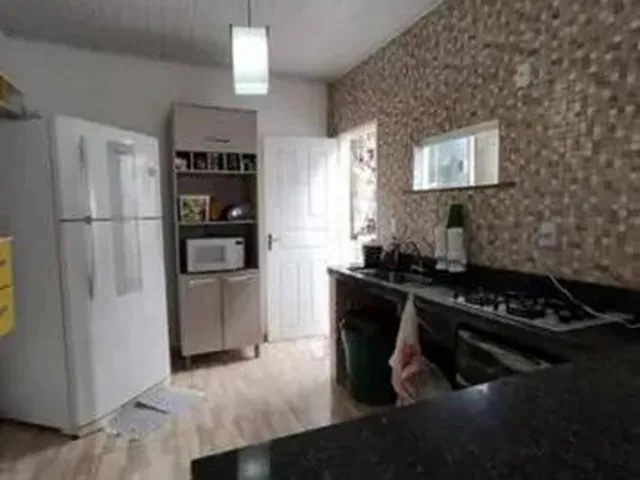 Imagem 6: Casa para Venda Possui 100 Metros Quadrados com 3 Quartos em Baixa de Quintas - Salvador