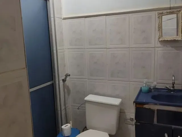 Imagem: O apartamento possui 2 Dormitórios, 1 Banheiro, 1 Vaga na