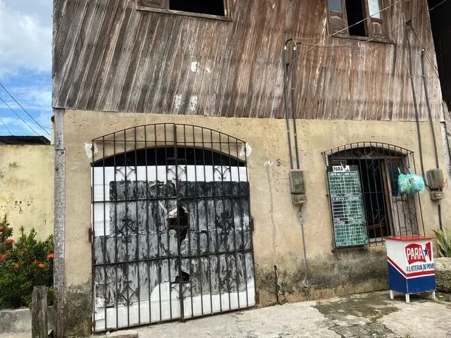 Imagem: Vende -Se Terreno com Duas Casas no Bairro