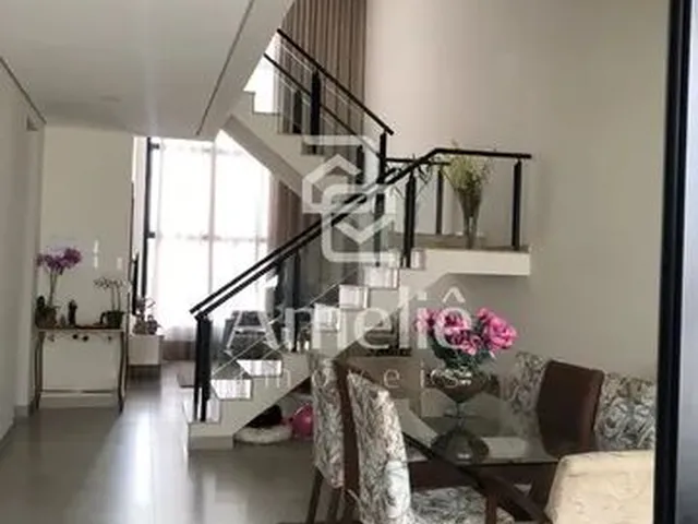 Imagem: Sobrado a Venda com 03 Suítes Sendo 02