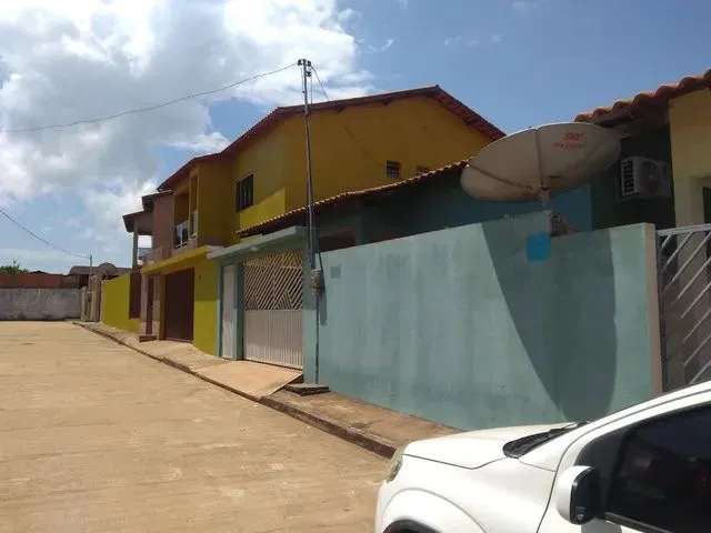 Imagem: A casa em condomínio possui 3 Dormitórios, 2 Banheiros, 1