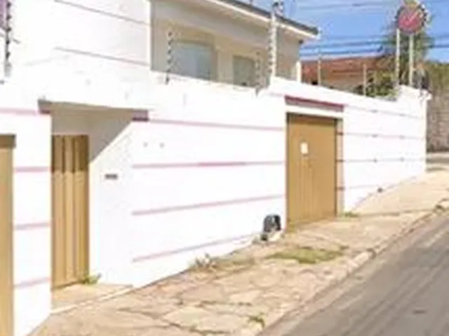 Imagem: Sobrado para Venda com 758 Metros Quadrados