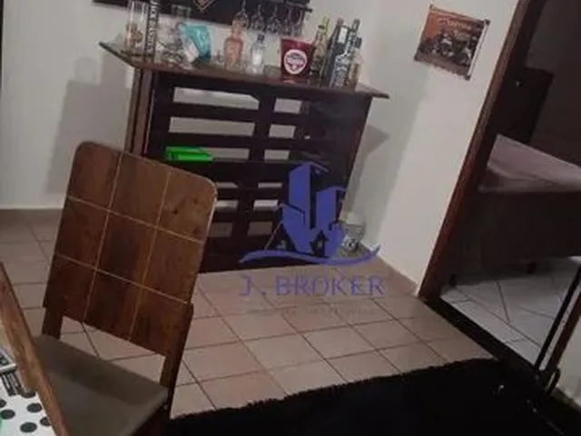 Imagem: A casa possui 3 Dormitórios, 1 Suíte, 2 Banheiros, 2