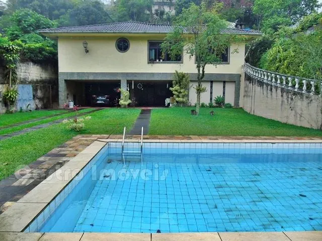 Imagem: Quitandinha Vendo Bela Casa com Piscina