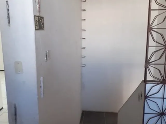 Imagem: O apartamento possui 3 Dormitórios, 1 Suíte, 2 Banheiros,