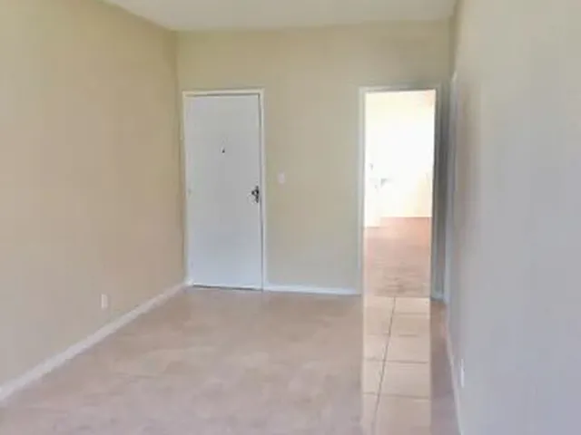 Imagem 11: Oportunidade! Excelente Apartamento Claro e Arejado com Varanda e Elevador
