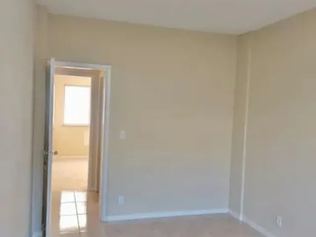 Imagem 4: Oportunidade! Excelente Apartamento Claro e Arejado com Varanda e Elevador